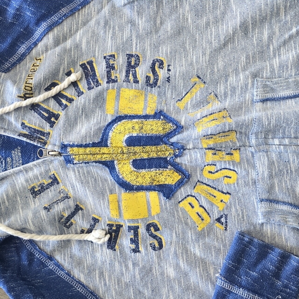 Authentic Seattle Mariners Zip-up - Picture 2 of 8